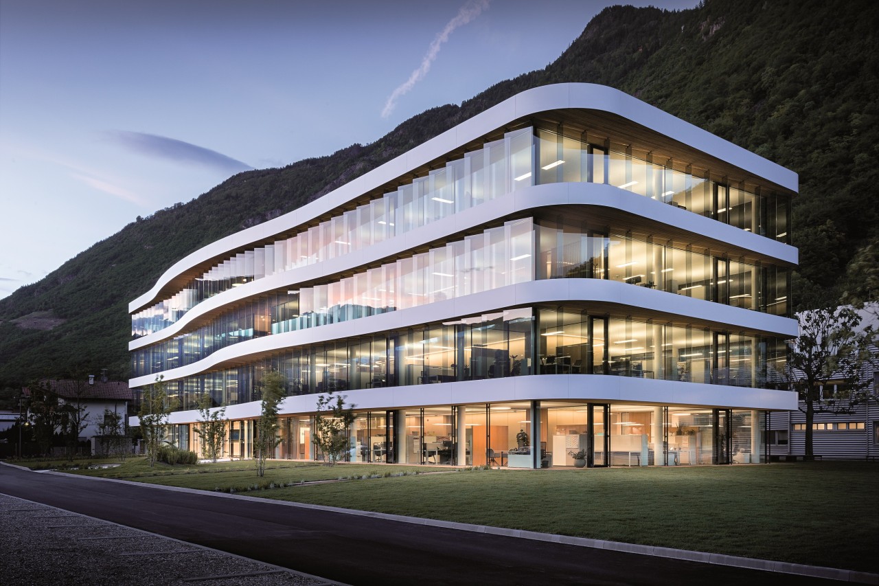 exterior-view_evening_meranerhauser.jpg